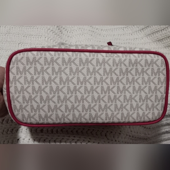 Purse - Picture 7 of 8